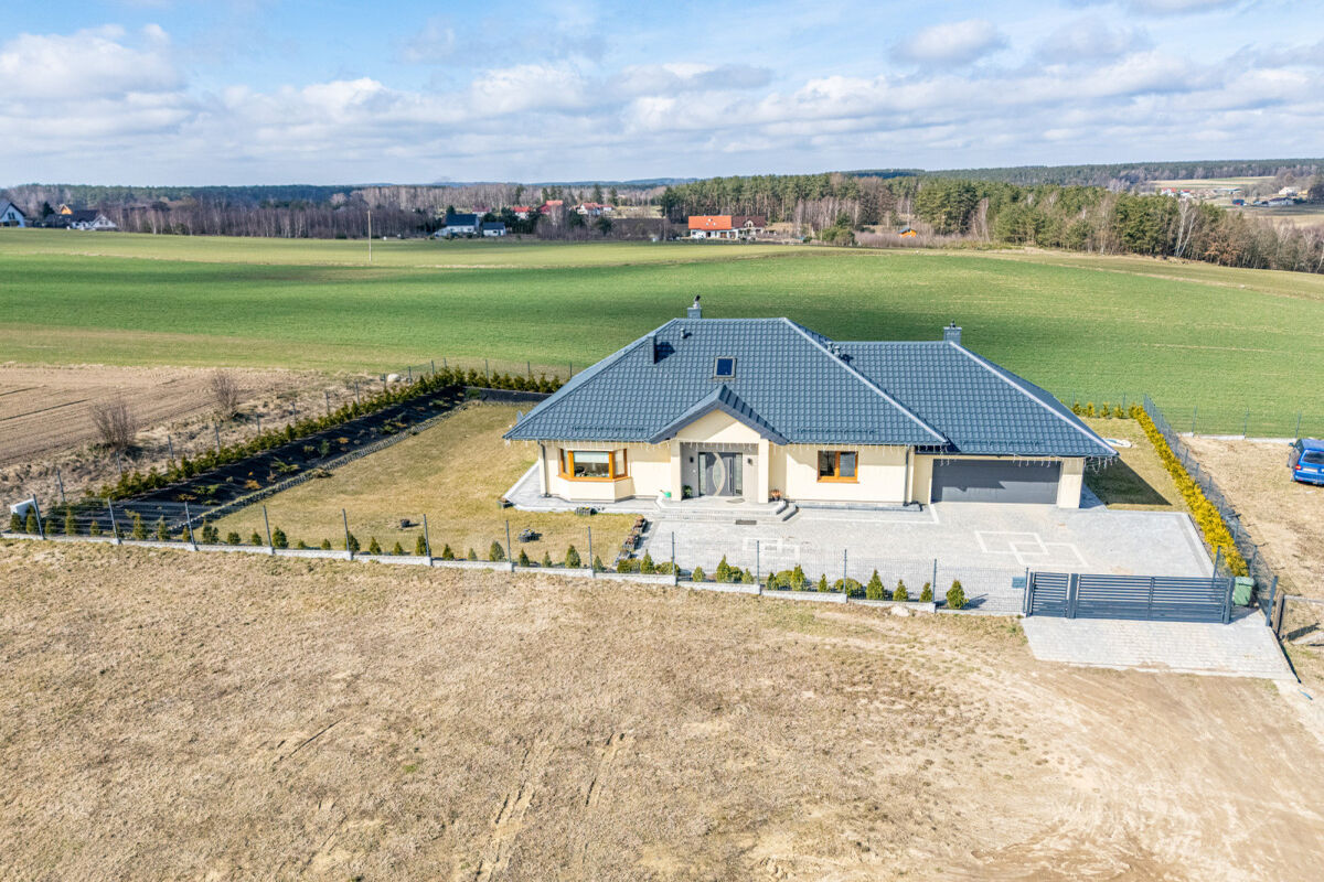 Dom wolnostojący z garażem | parterowy | 4 pokojeStrzepcz