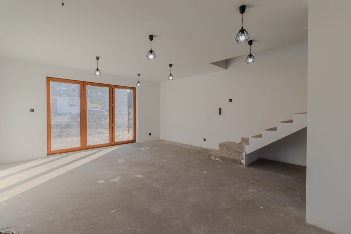 Ostatni|Od zaraz|5POK|Garaż|Pralnia|Wysoki standarTyłowo