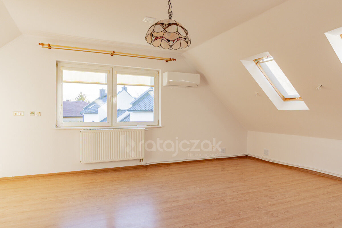 Rodzinny dom 5-pokojowy + duża działka + kawalerkaKąpino