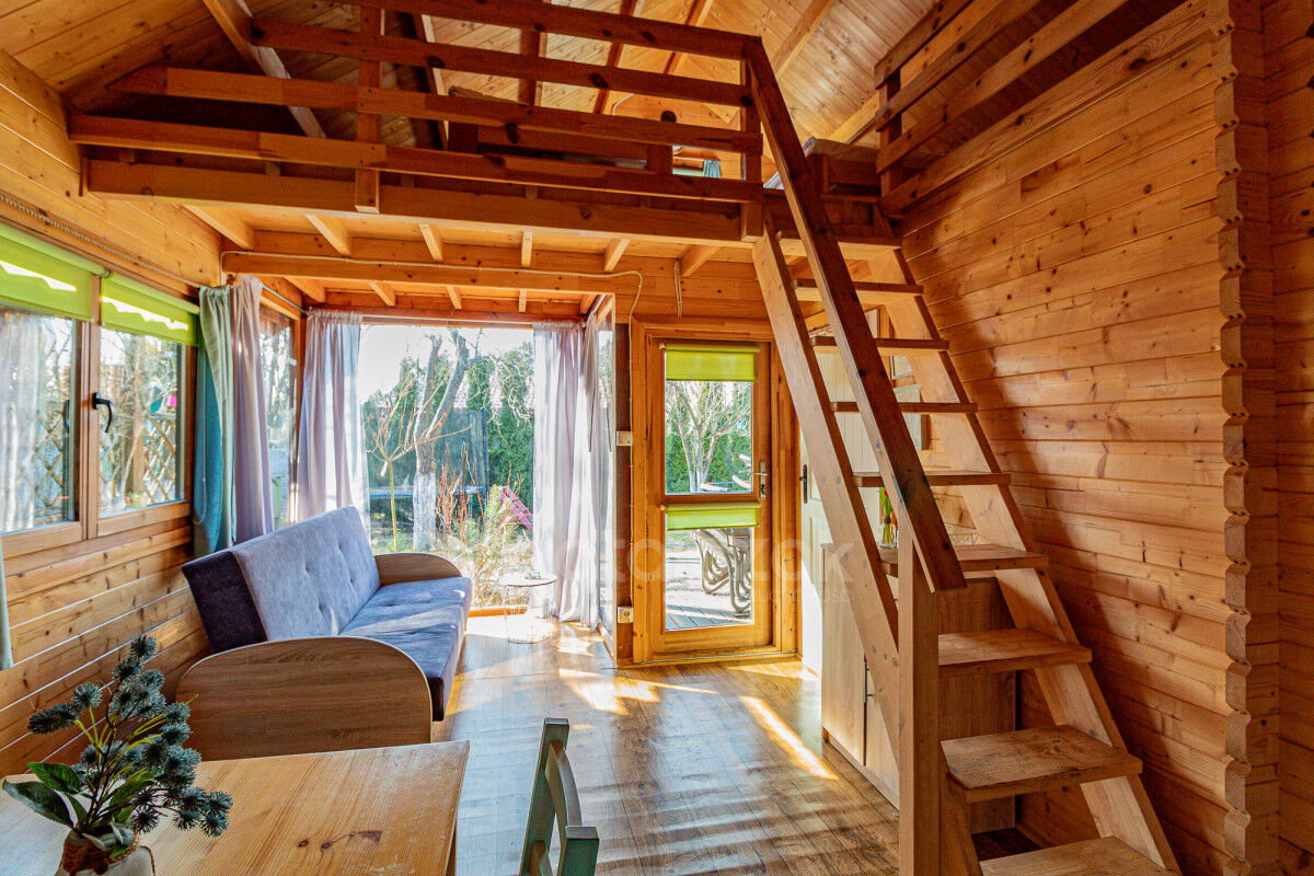 Dom jednorodzinny + 6 domków letniskowychStegna