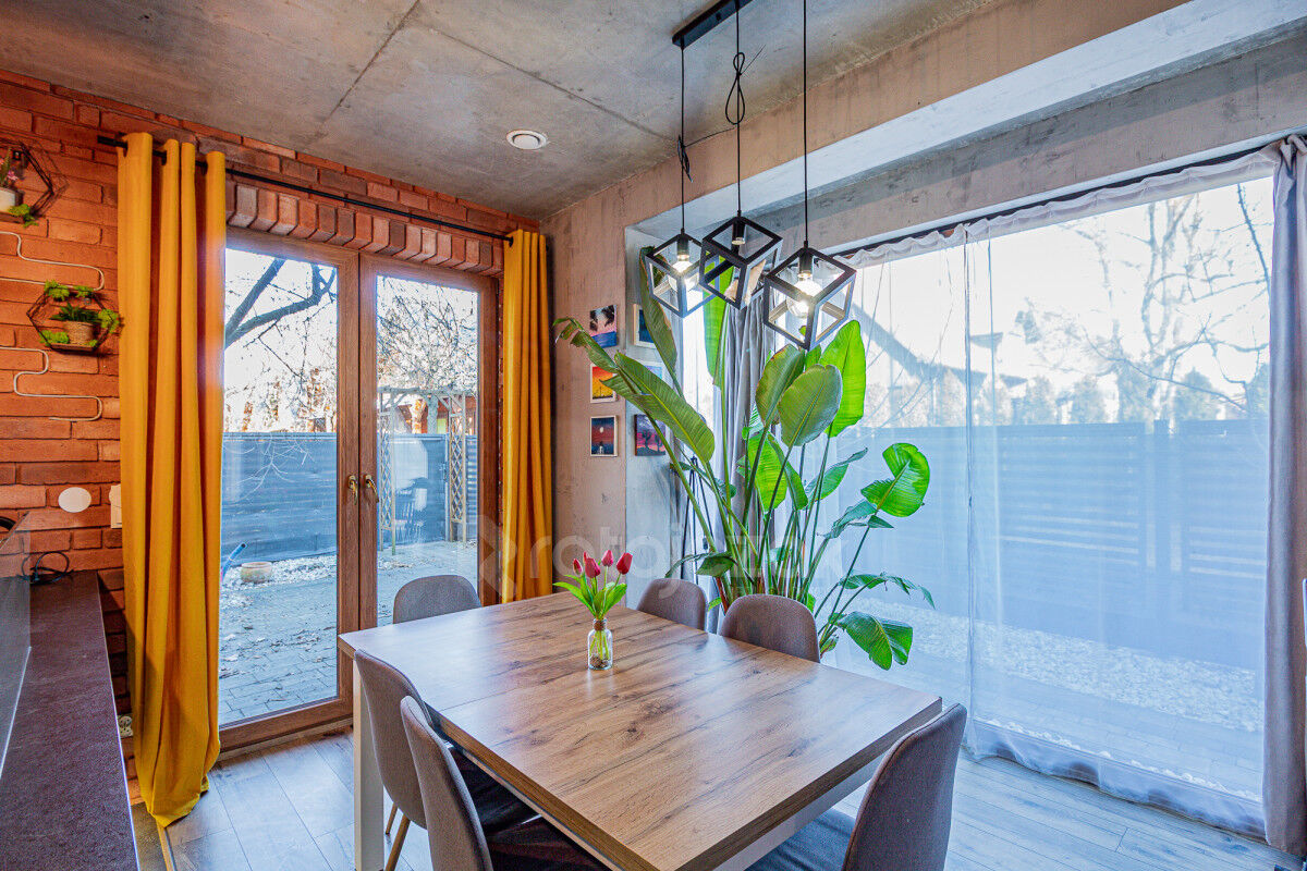 Dom jednorodzinny + 6 domków letniskowychStegna