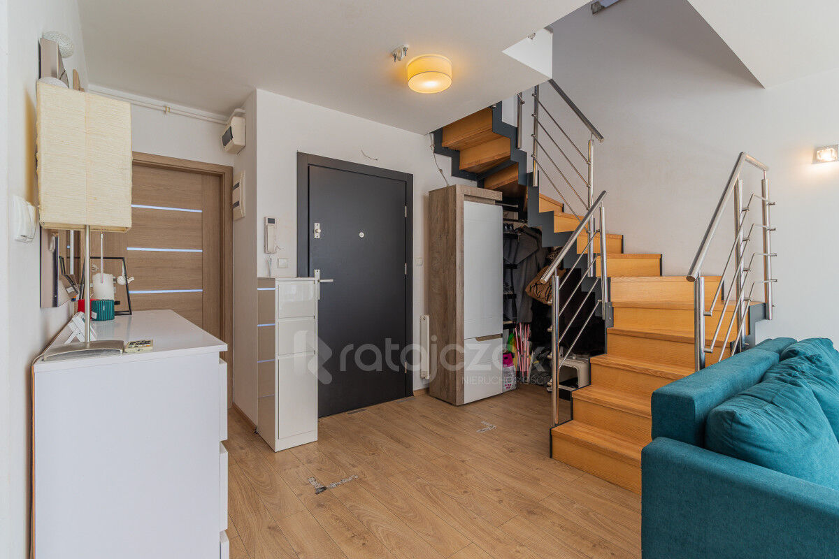 dwupoziomowe | dwie łazienki | taras | z garażemReda