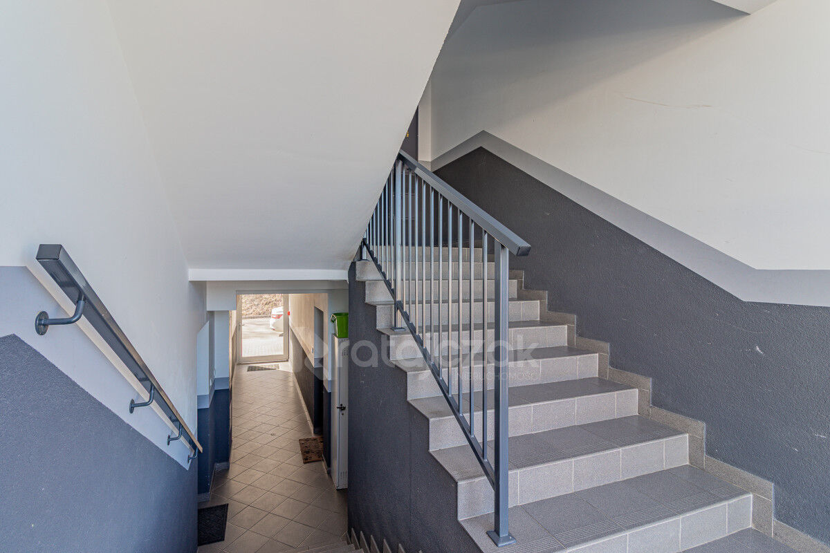 dwupoziomowe | dwie łazienki | taras | z garażemReda