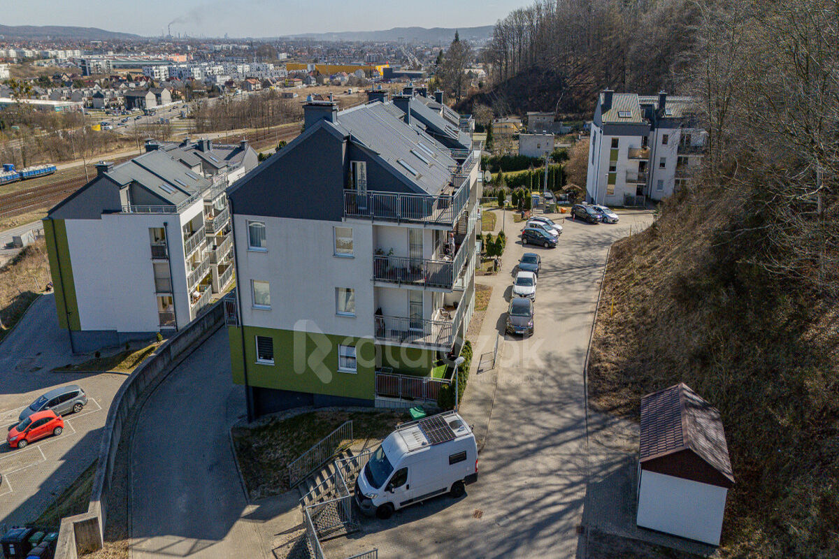 dwupoziomowe | dwie łazienki | taras | z garażemReda