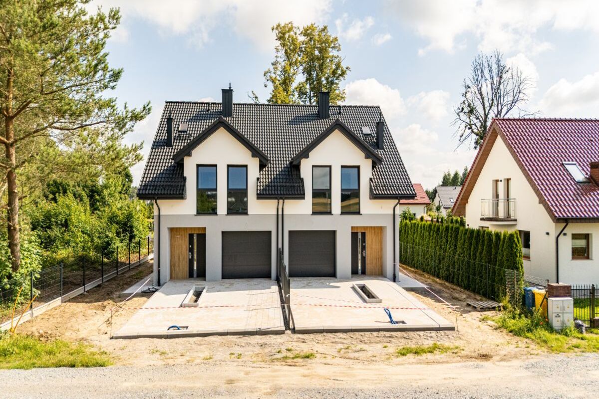 Centrum|5 pokoi| Garaż|Szkoła 900m|Wysoki StandardKębłowo