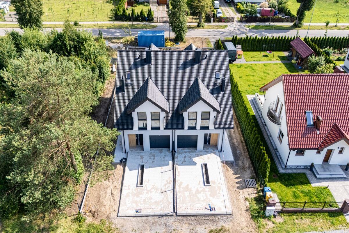 Centrum|5 pokoi| Garaż|Szkoła 900m|Wysoki StandardKębłowo