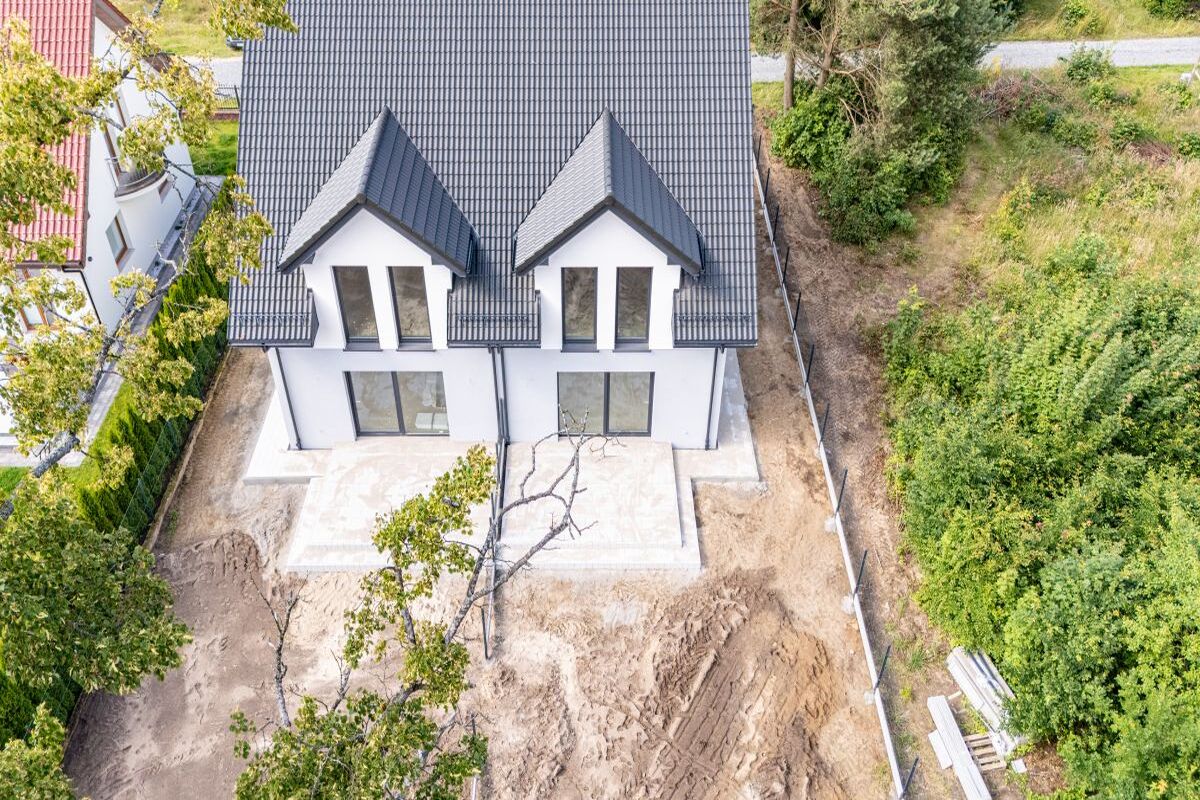 Centrum|5 pokoi| Garaż|Szkoła 900m|Wysoki StandardKębłowo