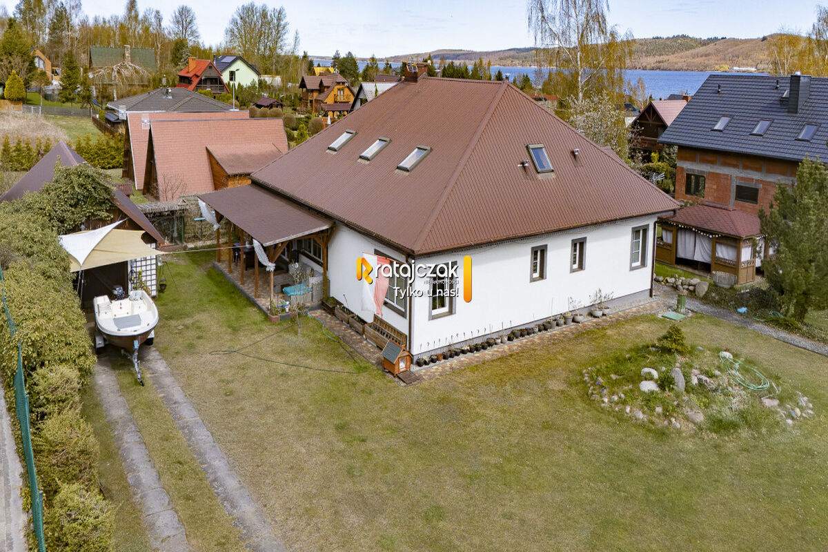 DOM WOLNOSTOJĄCY | 2007r | NADOLE | NAD JEZIOREMNadole