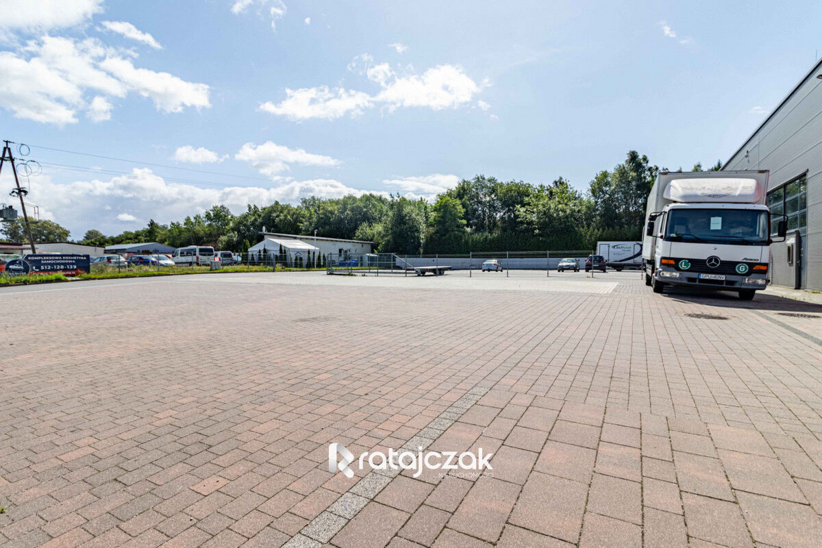 Wynajem hali wraz z pomieszczeniami biurowymiPuck