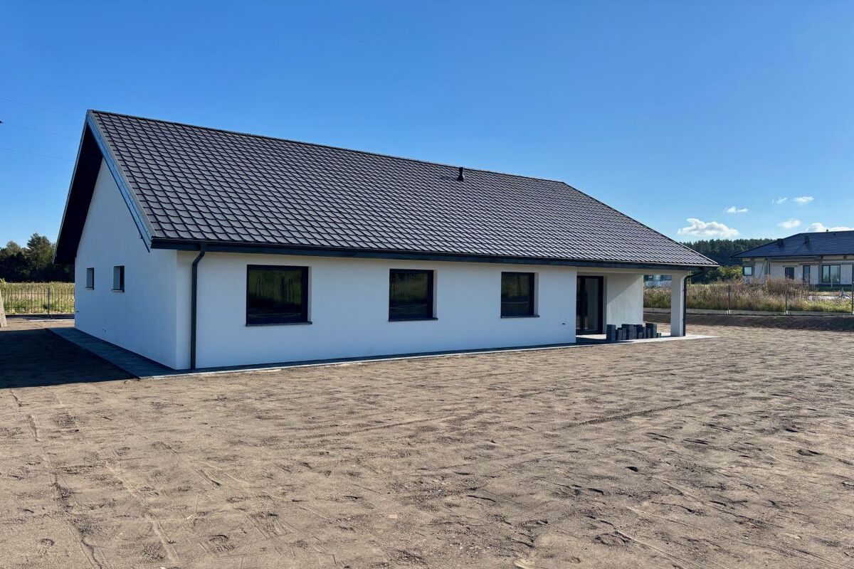 Nowoczesny dom z dużą działką blisko GdańskaKaczki