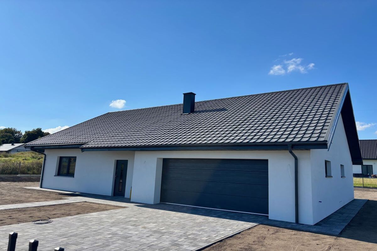 Nowoczesny dom z dużą działką blisko GdańskaKaczki