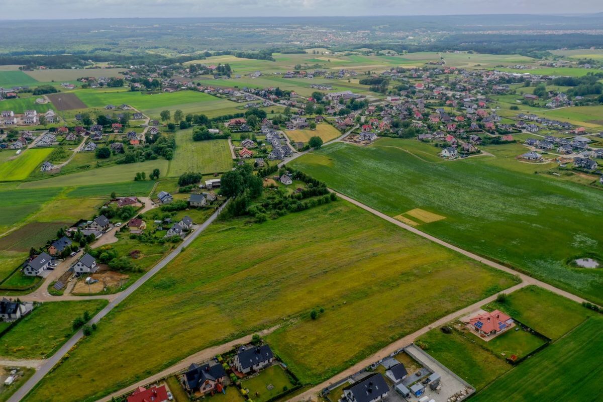 Gowino  dom WOLNOSTOJĄCY z garazem  1km od szkołyGowino