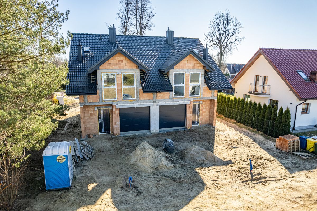 Centrum|5 pokoi| Garaż|Szkoła 900m|Wysoki StandardKębłowo