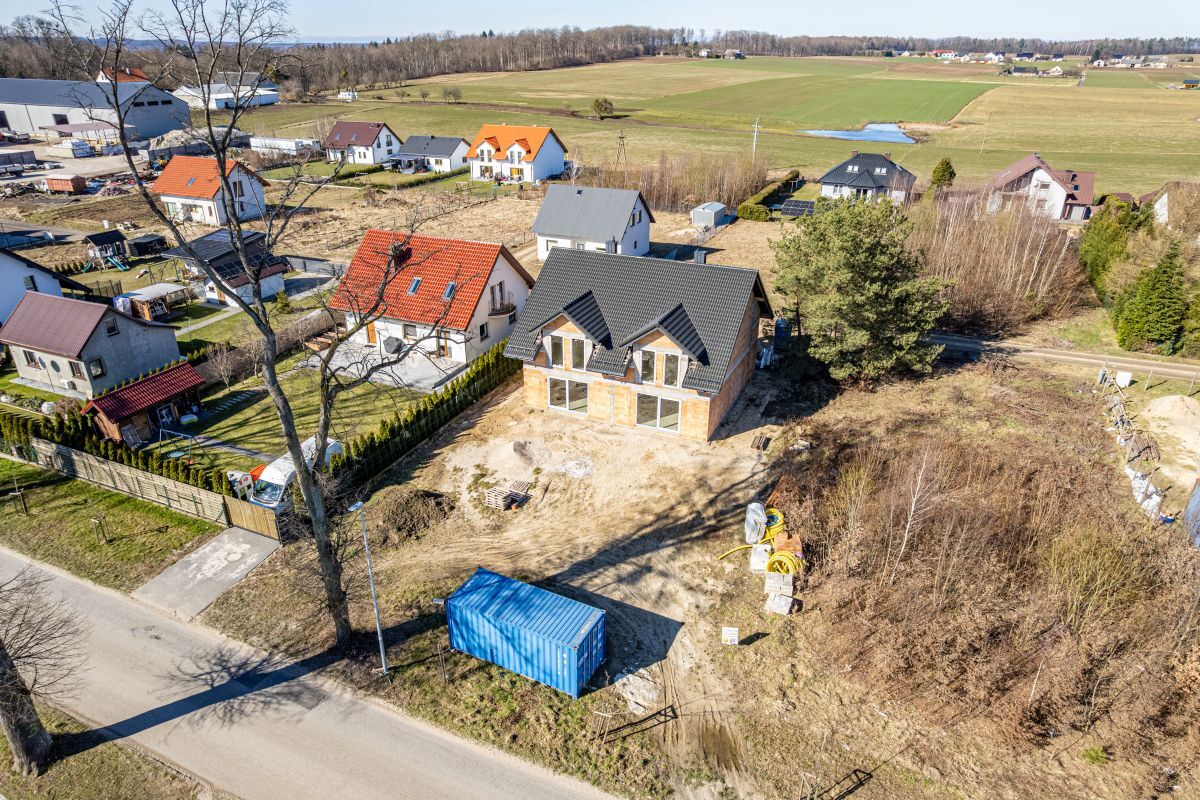 Centrum|5 pokoi| Garaż|Szkoła 900m|Wysoki StandardKębłowo