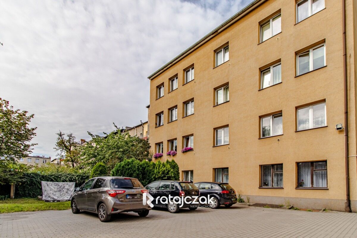 3 POK w centrum z piwnicą  1 piętro  do remontuWejherowo