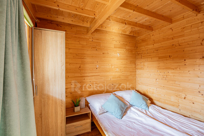 Dom jednorodzinny + 6 domków letniskowych - Stegna