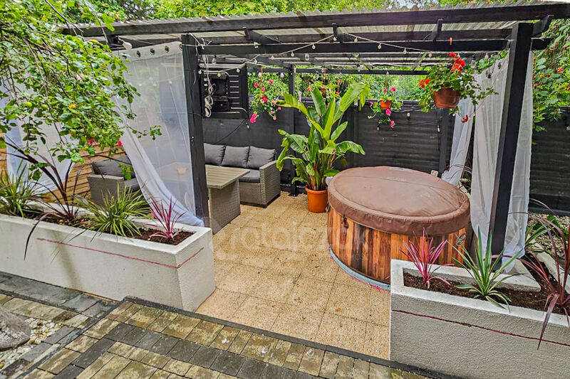 Dom jednorodzinny + 6 domków letniskowych - Stegna