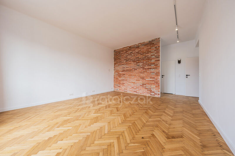 Z potencjałem  wysokie sufity  opcja ponad 120 m2 - Gdynia