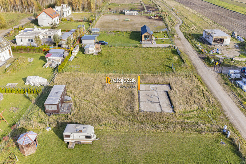 Słoneczna działka 1000 m² w Łebczu - Łebcz