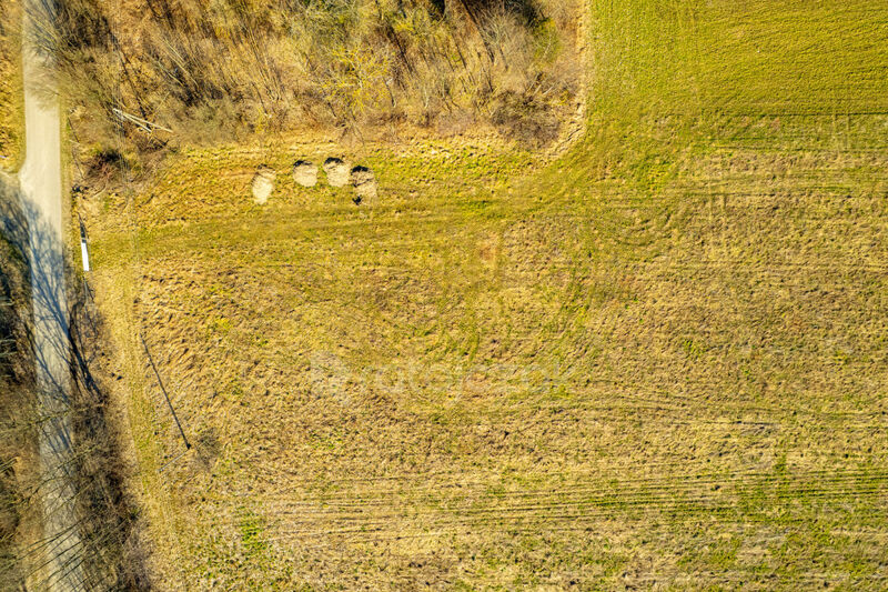 Działka letniskowa nad jeziorem - Perlino