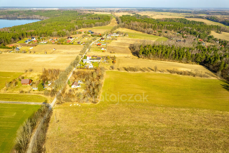 Działka letniskowa nad jeziorem - Perlino