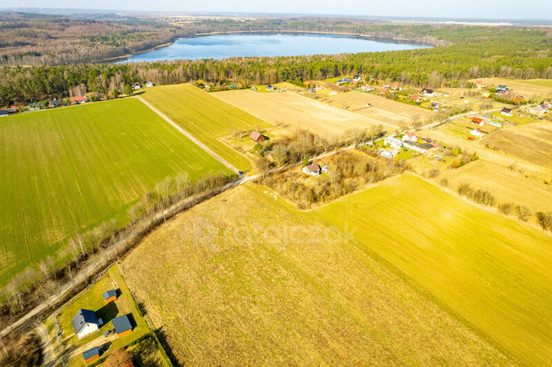 Działka letniskowa nad jeziorem - Perlino
