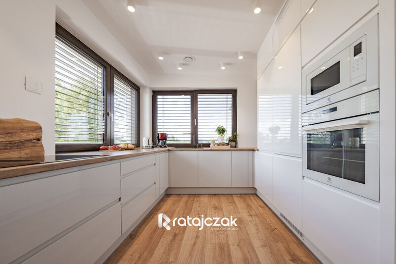 Nowoczesny dom z dużym ogrodem w Chwaszczynie - Chwaszczyno