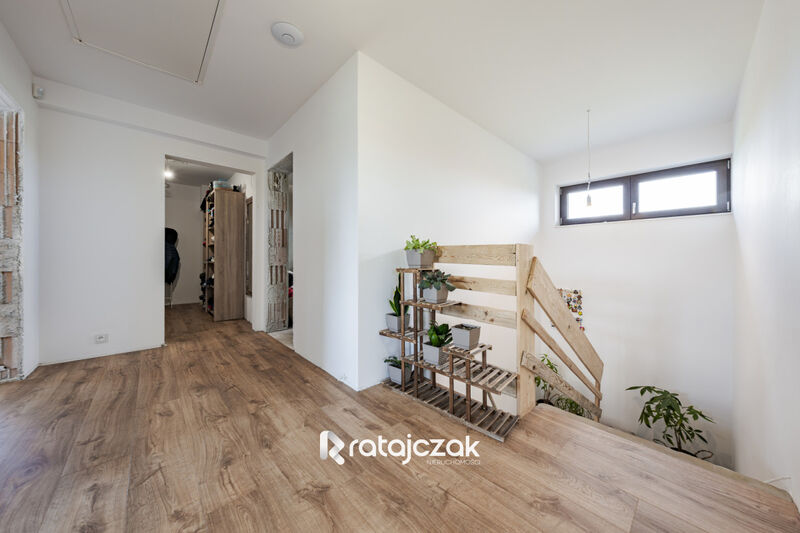 Nowoczesny dom z dużym ogrodem w Chwaszczynie - Chwaszczyno