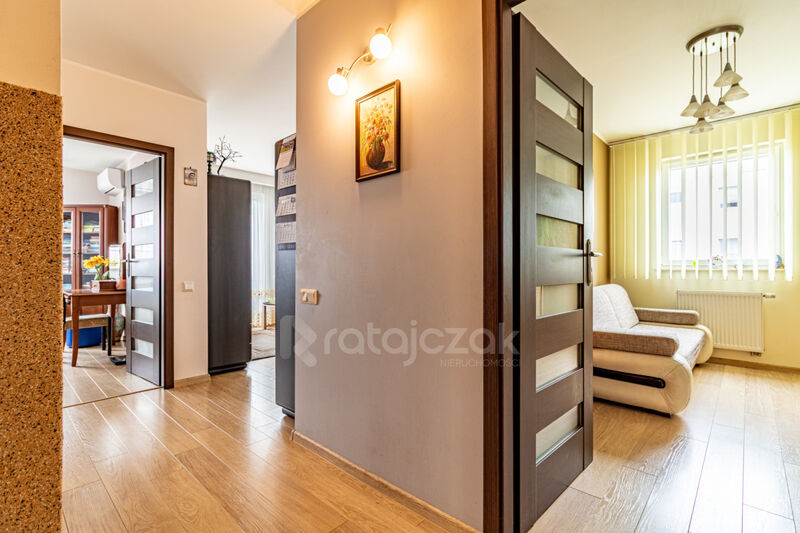 Bliskość komunikacji  Klima  zabudowany balkon - Gdańsk