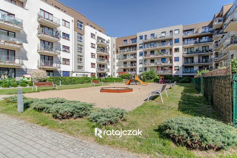 Parter z ogródkiem w zielonej okolicy. - Gdańsk