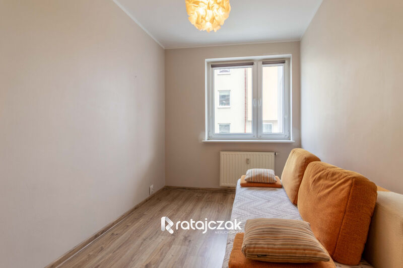 Szkolna  2 POK  1 Piętro  SKM  Szkoły - Reda