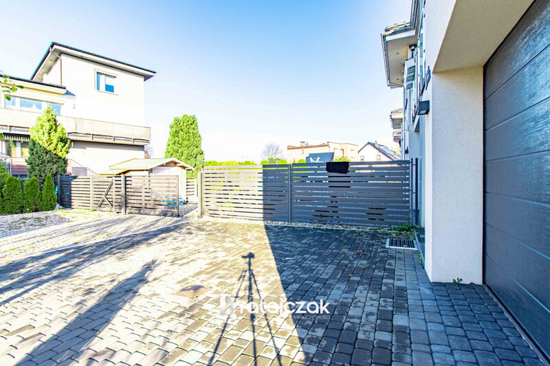Bliźniak w spokojnej okolicy z działką 357 m2 - Bolszewo