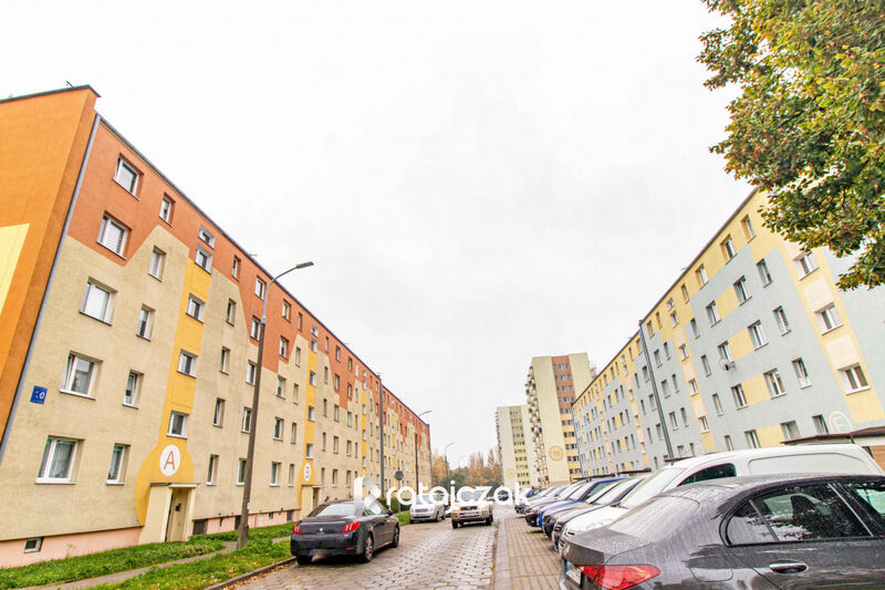2Pok  Parter  Blisko centrum  piwnica  Spół-własn. - Gdynia